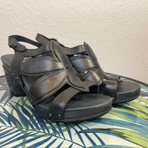 Dansko size 37 black chunky heeled sandal with flower motif